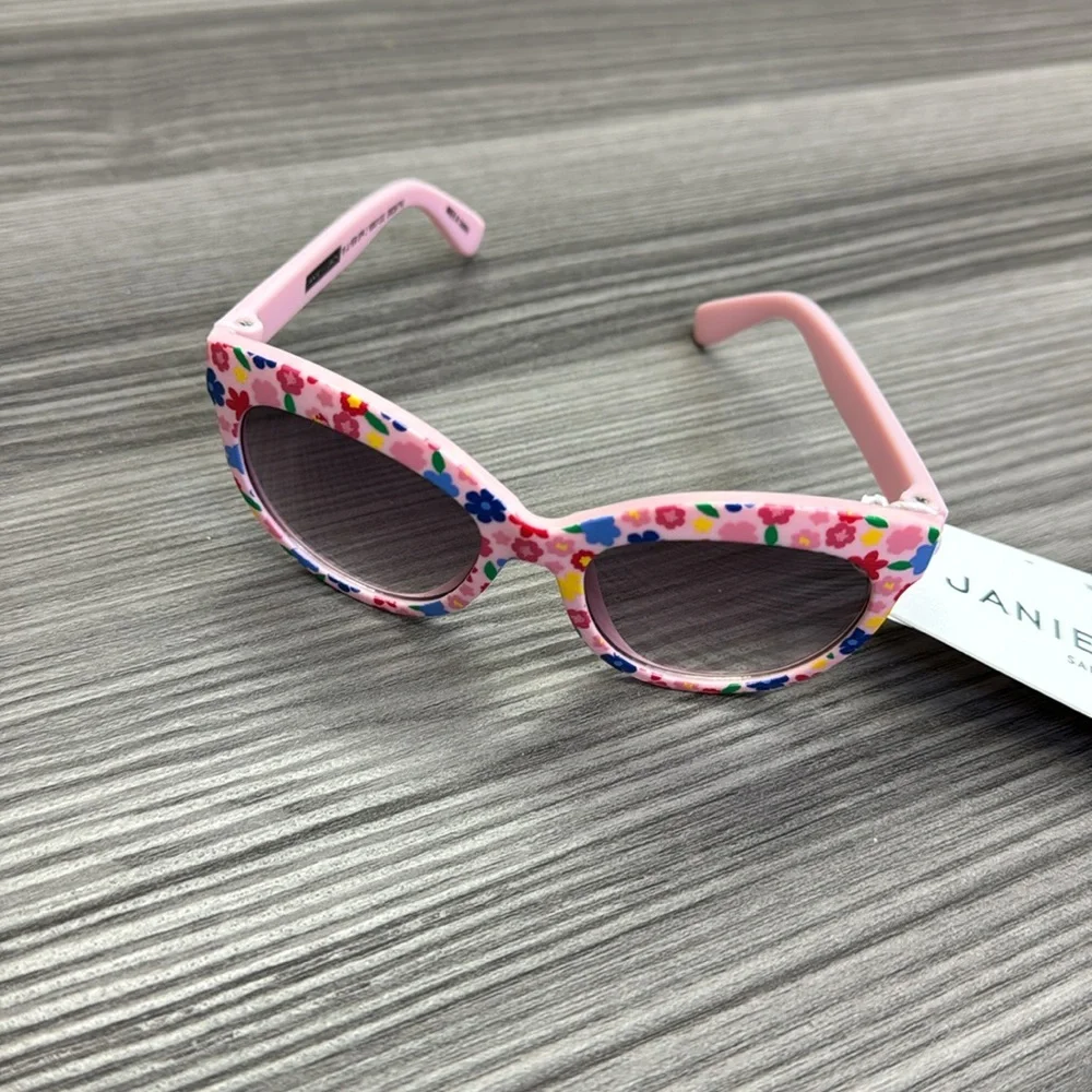 Janie & Jack Sunglasses for ages 0-2 years old. New in excellent condition. Pink